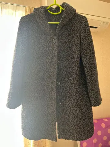 레오파드 무늬 후드 부착 롱 코트