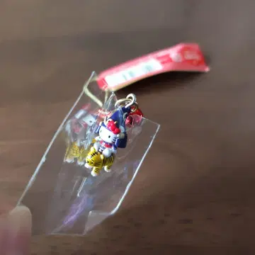 [ 미개봉 새상품 ] 헬로키티 스트랩 쿠마모토 한정판