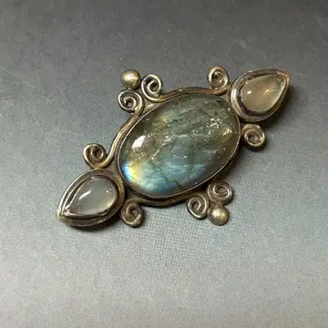 래브라도 라이트 실버 브로치