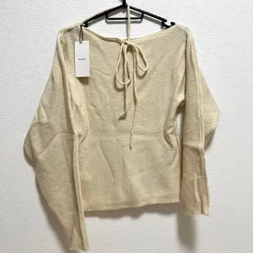 MOUSSY 아이보리 오프숄더 니트