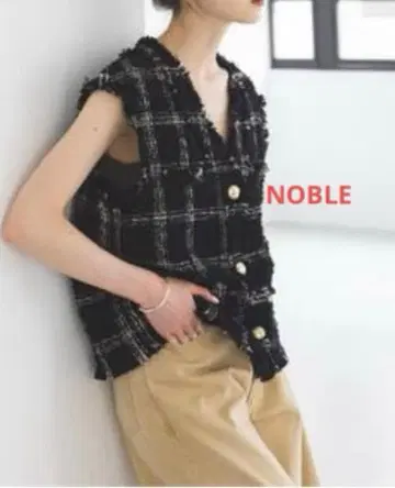 체크 트위드 슬리브리스 베스트
