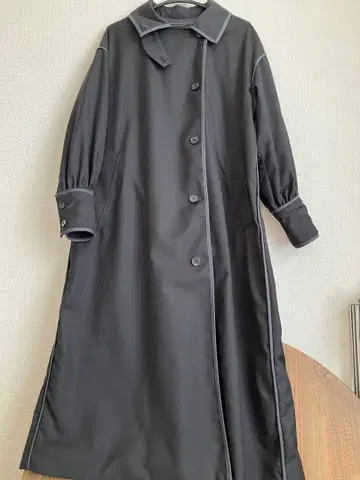 HARE 트렌치코트