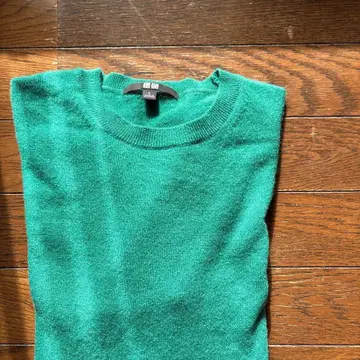 유니클로 캐시미어 100% 크루넥 긴팔 니트 스웨터