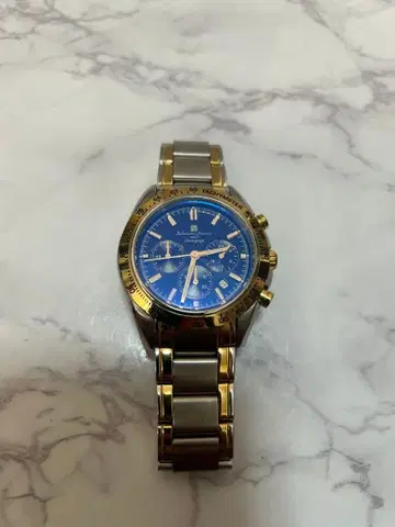 크로노그래프 시계 파랑 다이얼 골드 베젤
