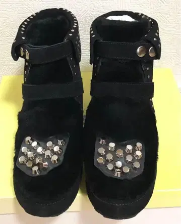 에버스프링 스터드 장식 숏부츠 통굽 부츠 23.5cm