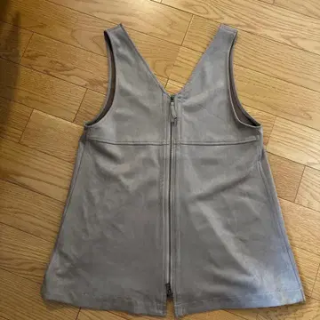 더블 프론트 페이크 스웨이드 지퍼 베스트