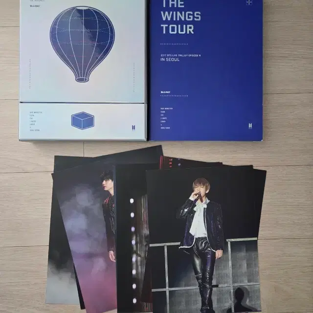 방탄 윙스투어 DVD, 시즌그리팅