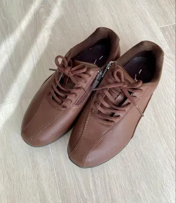 Mizuno 브라운 지퍼 스니커즈