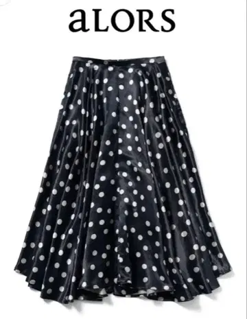 새상품 미사용품 aLORS 도트 무늬 스커트 블랙