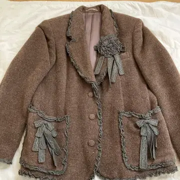 카네코 이사오 모티브 부착 테일러드 자켓