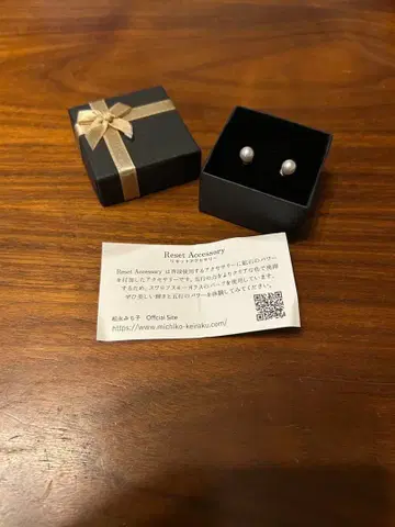 Reset Accessory 화이트 펄 귀걸이