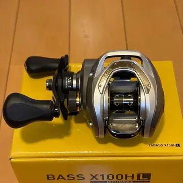미사용 새상품 다이와 BASS X100HL 베이트릴 실버