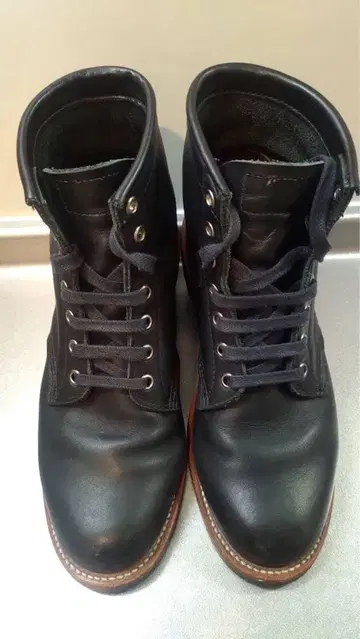 치페와 블랙 부츠