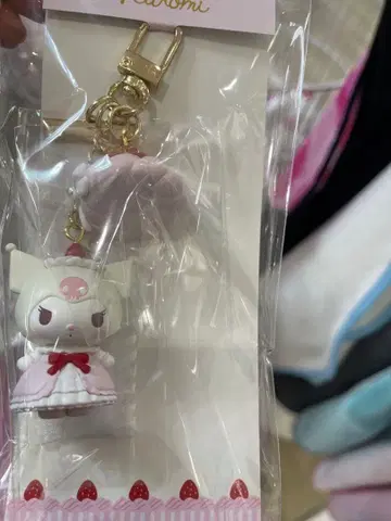 산리오 딸기 휘핑 케이크 시리즈 키링 쿠로미