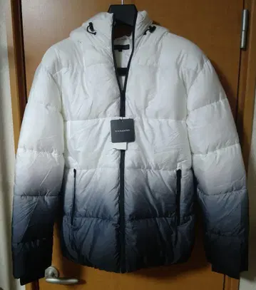 [ 미사용 새상품 ] 다운 자켓 M 그라데이션