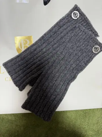 새상품 BLUE LABEL 리브 니트 암워머