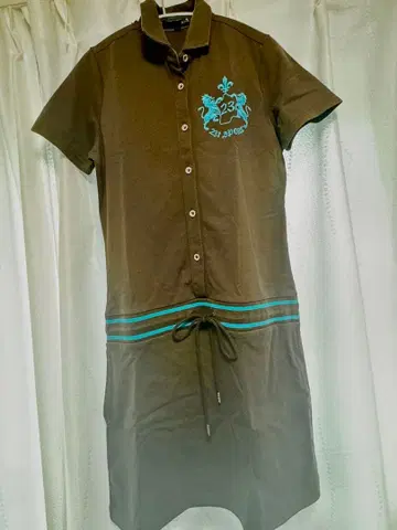 온워드 골프웨어 브라운 원피스 23구 로고 자수 (S~M 사이즈)