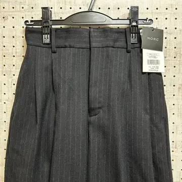 새상품 미사용 NORC 센터 프레스 스트라이프 팬츠 노크