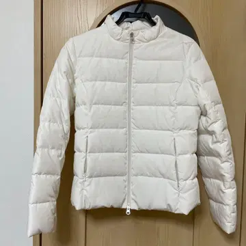화이트 다운 자켓