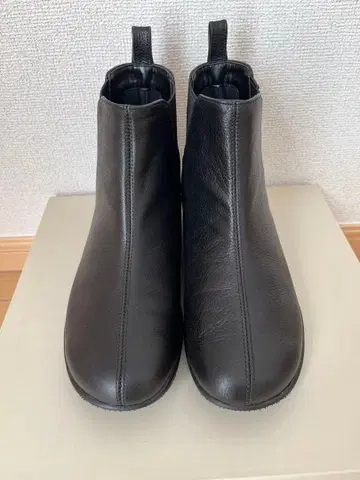 새상품급 블랙 가죽 사이드 고어 부츠 23.5