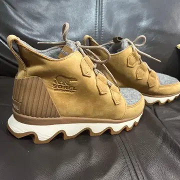 SOREL 하이컷 스니커즈