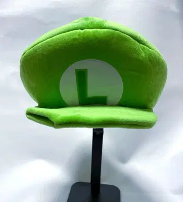 유니버셜 루이지 모자