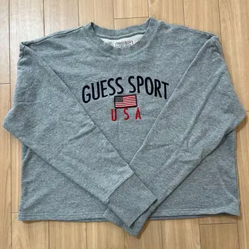 GUESS 스포츠 스타일 크롭 트레이닝복