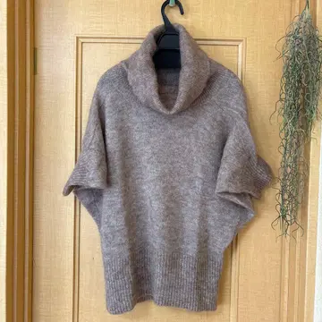 스콧 클럽, 베이지 브라운 터틀넥 니트 반팔,