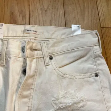 MOUSSY 화이트 데미지 스트레이트 데님
