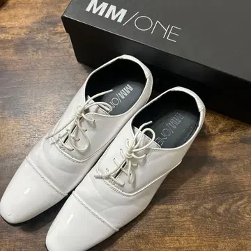 MM/ONE 화이트 드레스 신발