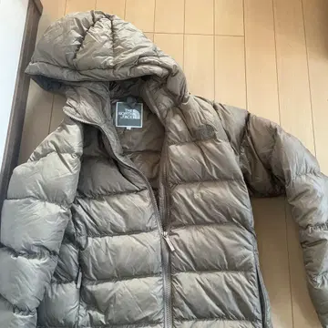 THE NORTH FACE 후드 부착 다운 자켓 M 베이지