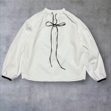 윔 가젯 보타이 블라우스 바이컬러 배색 리본 모노톤 화이트 블랙