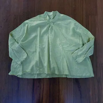 요건 레일의 블라우스