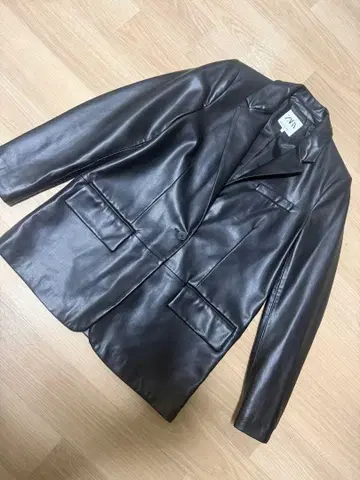 ZARA 블랙 가죽 자켓