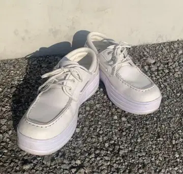 FUNKY TENNIS BOAT SHOES x pushBUTTON WHT