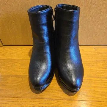 여성용 블랙 웨지솔 부츠