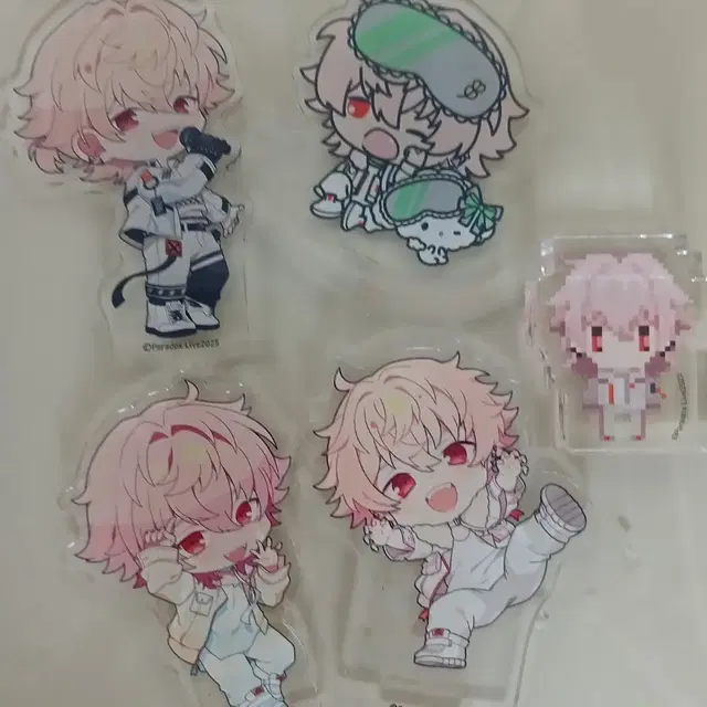 파라라이 인메이트 로쿠타 미니 아크릴스탠드 양도 판매합니다