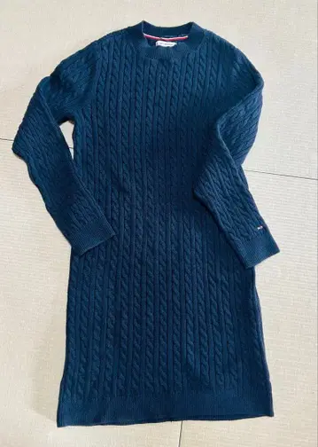 Tommy Hilfiger 네이비 컬러 긴팔 니트