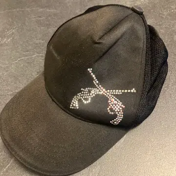 roar 스톤 장식 블랙 캡