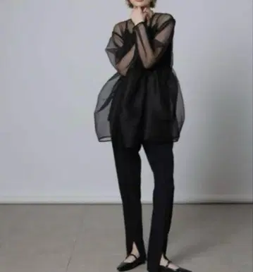 카듀네 시스루 긴팔 상의 블랙