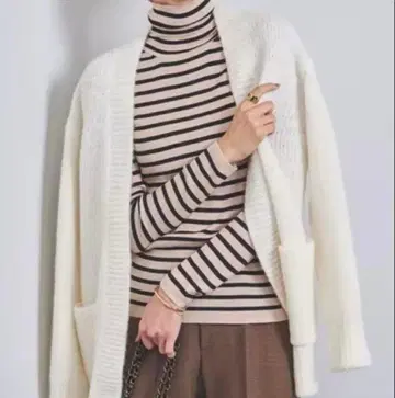 택 포함 새상품 UNITED ARROWS FLUFFY V넥 가디건