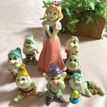 백설공주와 7인의 난쟁이 입상