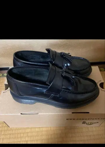[ 새상품급 ] ADRIAN 태슬 로퍼 (Dr.Martens) UK5