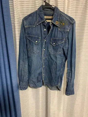 카메나시 카즈야 착용 레미 리프 스컬 스터드 데님 셔츠 S