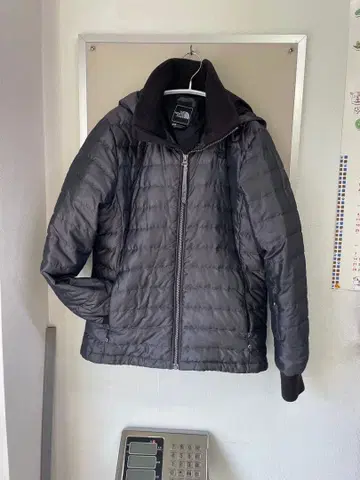 후드 부착 다운 자켓