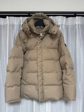 피레넥스 벨포르 별주 블랙 와펜 다운 자켓 S