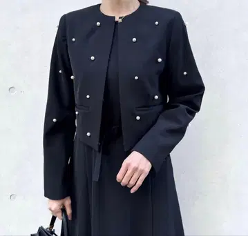 비 온 뒤 맑음 펄 자켓