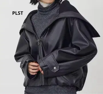 미사용급 현행 25AW 플라스테 인조 가죽 빅 칼라 블루종 숏