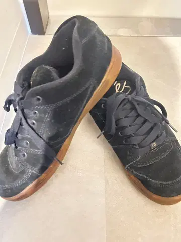 es 스웨이드 스니커즈