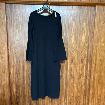 NOTREemor 블랙 니트 롱 원피스 플레어 소매